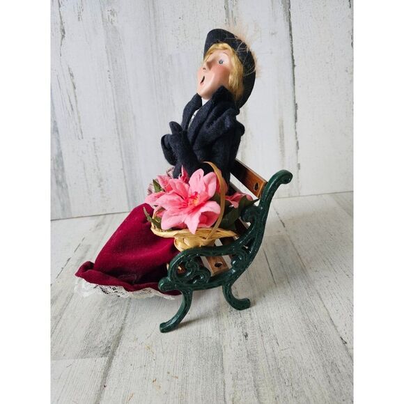Byers choice Victorian lady basket poinsettia bench 2000 vintage Xmas decor - Picture 4 of 7
